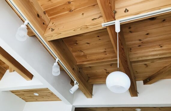 下り天井や梁のある部屋は寝室にしない方がいい｜さこ手相風水鑑定事務所
